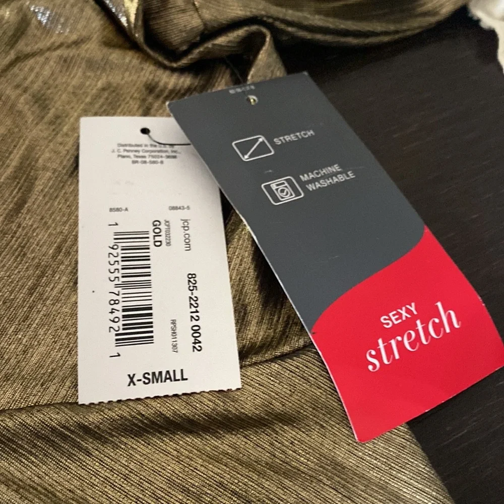 BOLD elements metallic gold dress. - Picture 15 of 17